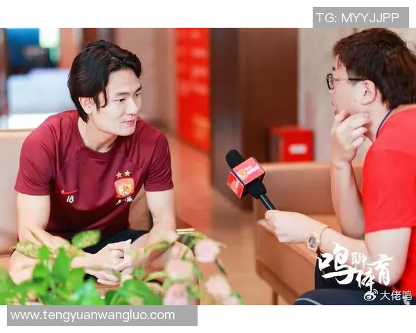 发推特足球明星们的精彩瞬间与场外生活揭秘